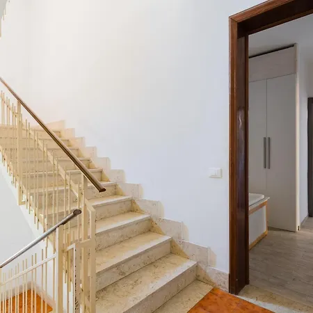 Mediterranea House A 度假居 *